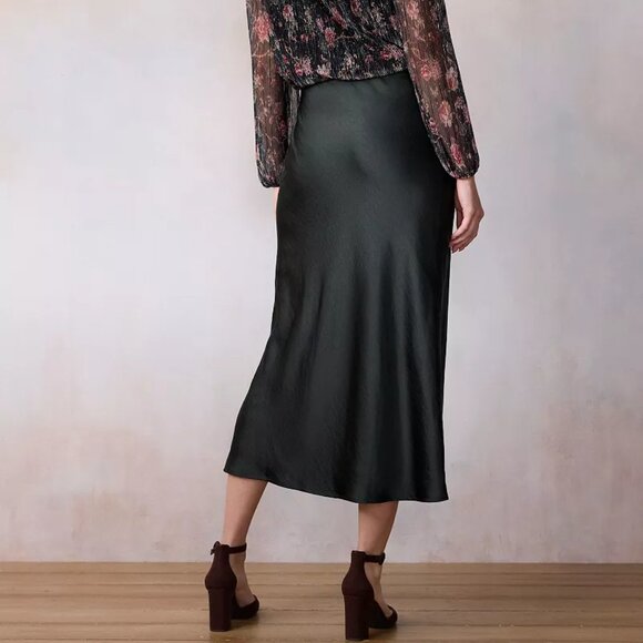 *NWT* Women's LC Lauren Conrad Navy satin midi slip skirt - Picture 8 of 8